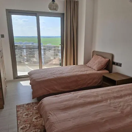 Sunny Escape Apartment *